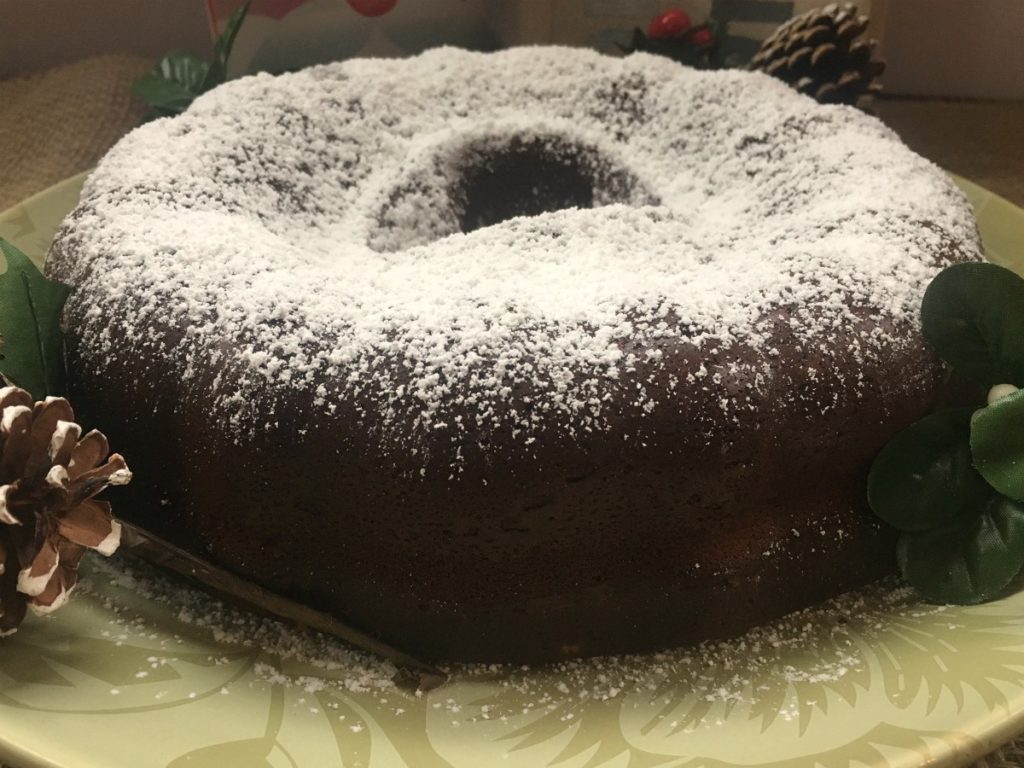 Delicious bundt cake recipe on www.simplyieva.com